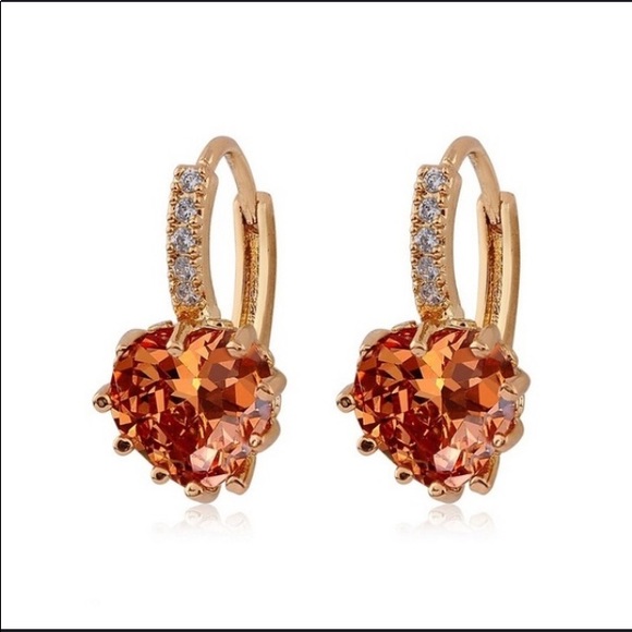 18K Heart Shaped Cubic Zirconia Champagne Hoop Ear - Picture 3 of 8